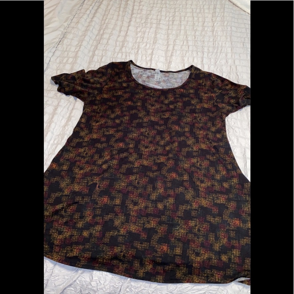 LuLaRoe tee